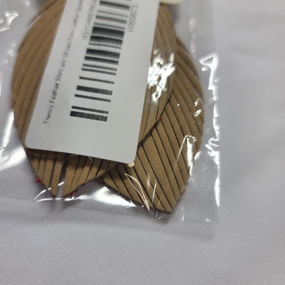 NWT Patriotic Stars & Stripes Faux Leather Feather Shaped Layered Earrings - Picture 5 of 9